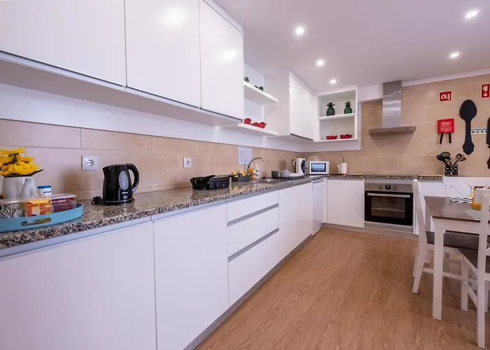 Victoria Konukevi Furnas (Azores)